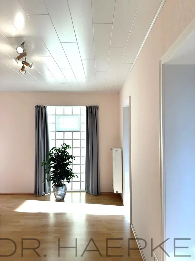 ad9259c5-d975-405a-9818-cadebf2ca8cc-1809026256