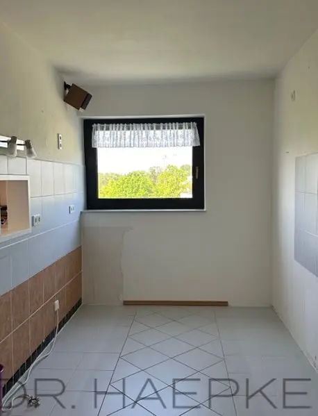 bc8f58e5-2763-437e-b256-8bb224358215-1809031946