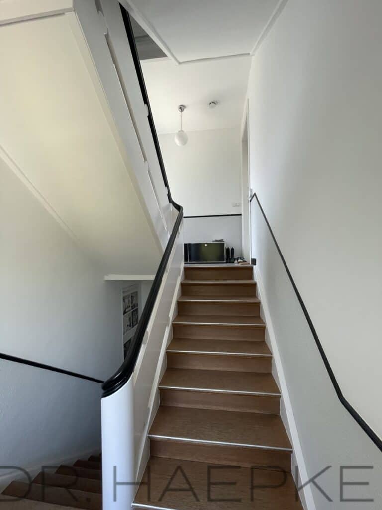 a52f6957-5368-4ba9-89b2-a2ab3d89e695