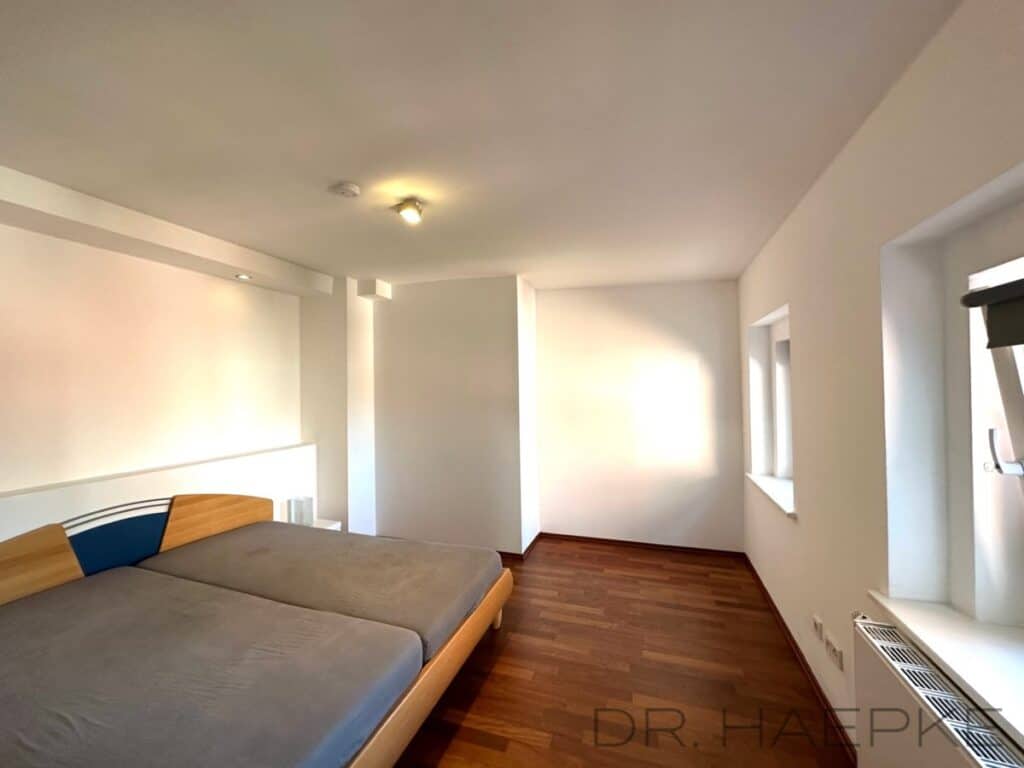 7cb4cec1-b568-41fb-b3c0-f932a45f89ce