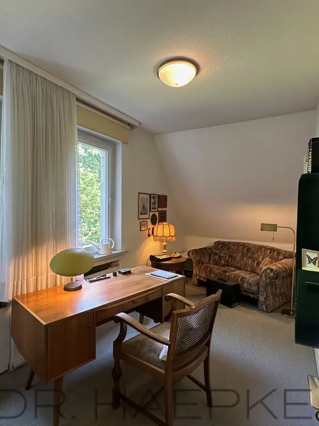 621a9c04-bbe0-4673-a463-bfa3e1a15d45-1820901237