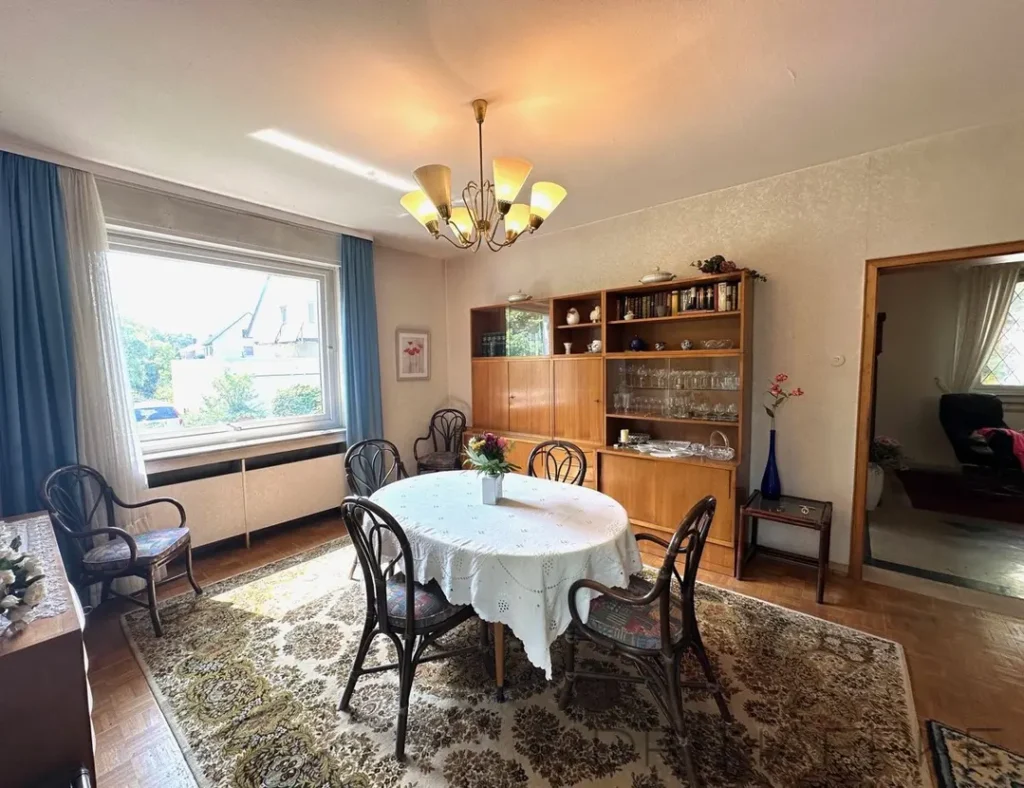 6720635a-44aa-419a-9ecb-acc995a0a558-1820901135