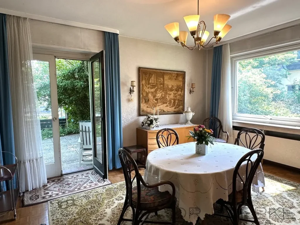 a8ecd277-007b-4d74-8cde-4ca3fd6968c8-1820901122