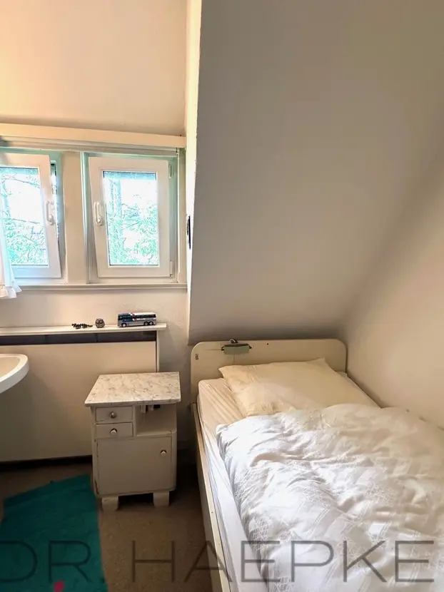 cd5f5ed9-968f-4e4e-a930-042b4edc4444-1820901230