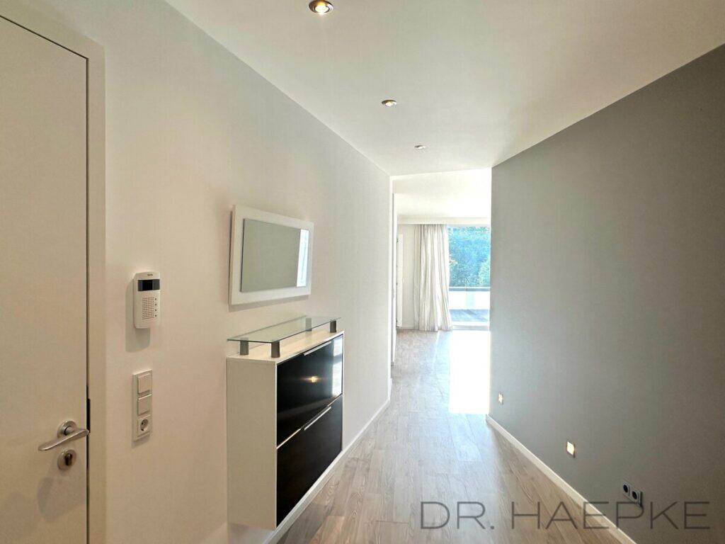 5bd120e1-7661-40b6-aa7f-7847dd84babf