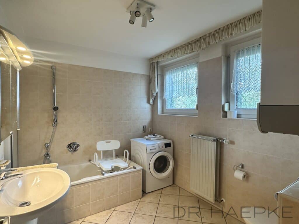 Wannenbad im EG